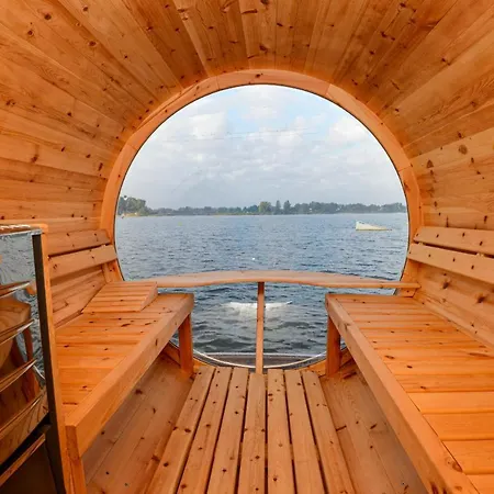 Costa Del Kryspi Całoroczne Na Wodzie Cholerzyn