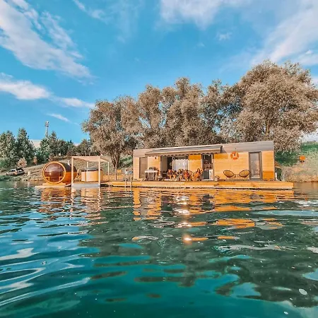 Costa Del Kryspi Całoroczne Na Wodzie Apartament *
