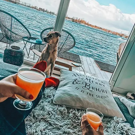 Apartament Costa Del Kryspi Całoroczne Na Wodzie *