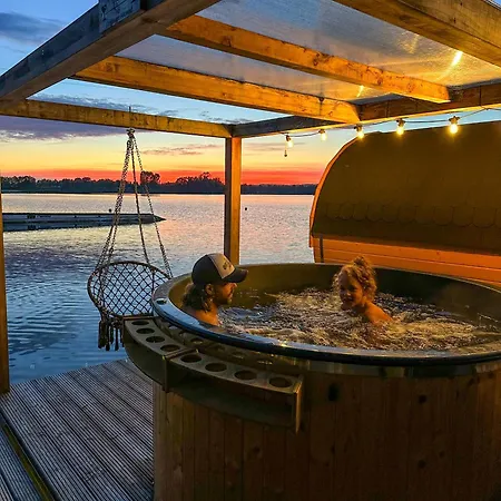 Costa Del Kryspi Całoroczne Na Wodzie Apartament