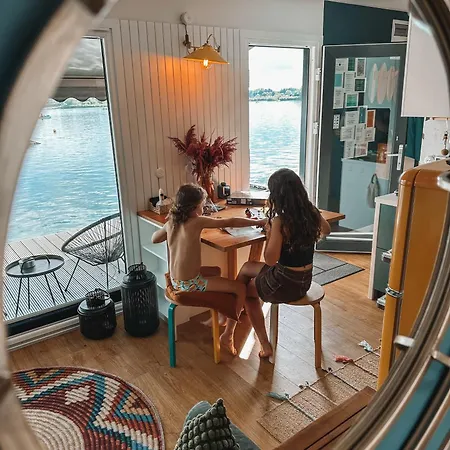 Costa Del Kryspi Całoroczne Na Wodzie Apartament *