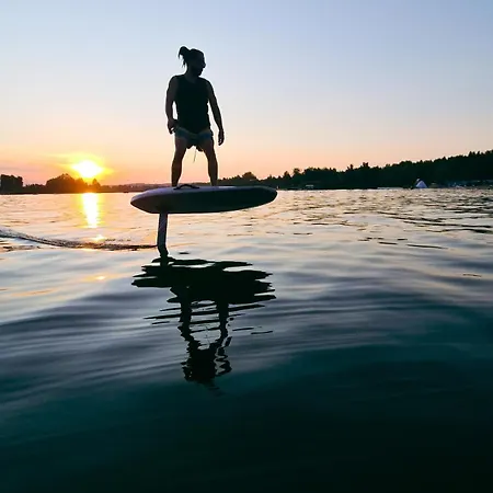 شقة Costa Del Kryspi Caloroczne Na Wodzie Cholerzyn