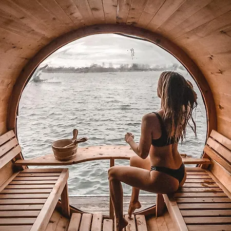 Costa Del Kryspi Caloroczne Na Wodzie Apartmán *